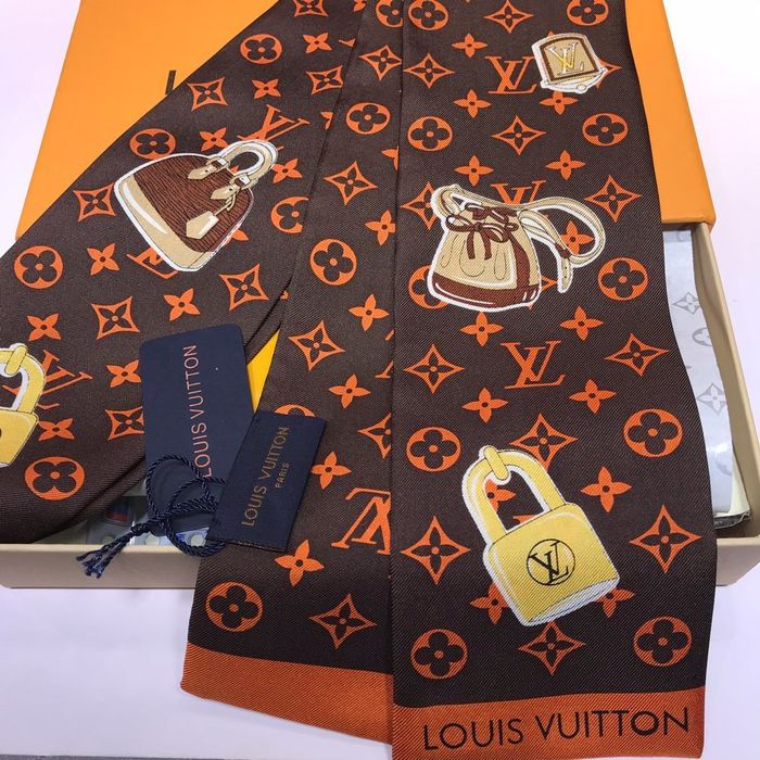 Louis Vuitton Scarf LVS00011